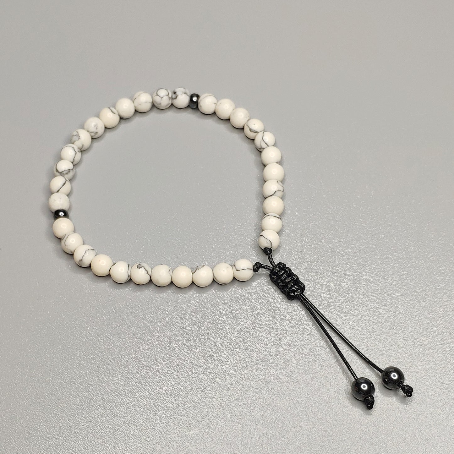 White Howlite 33 Beads bracelet